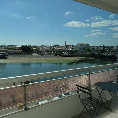 Nacre Gilles Croix De Vie * سانت جيل كروا دي فيي